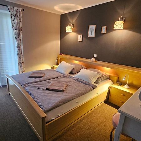 Blejska Dobrava Rooms Malina מראה חיצוני תמונה