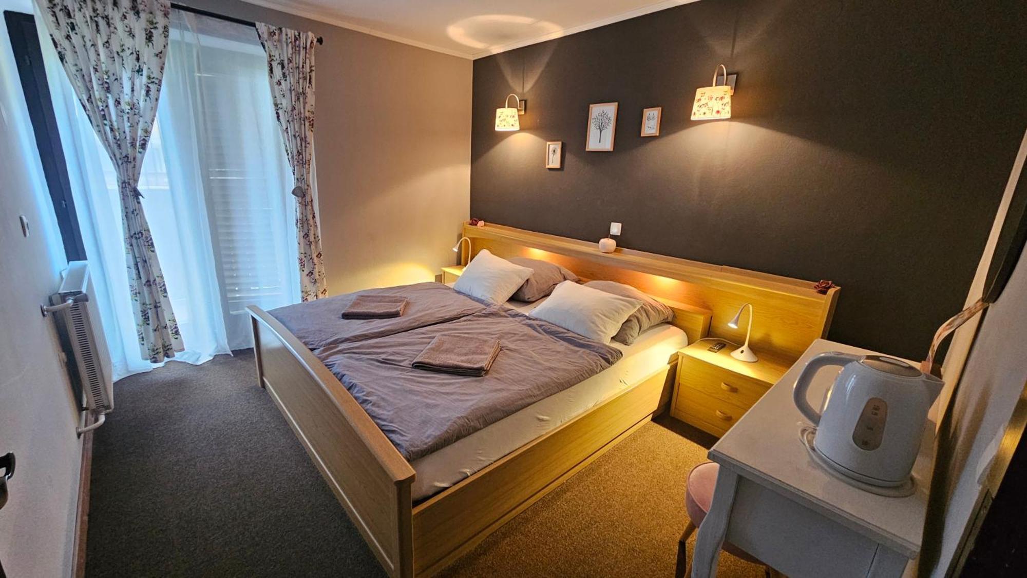 Blejska Dobrava Rooms Malina מראה חיצוני תמונה
