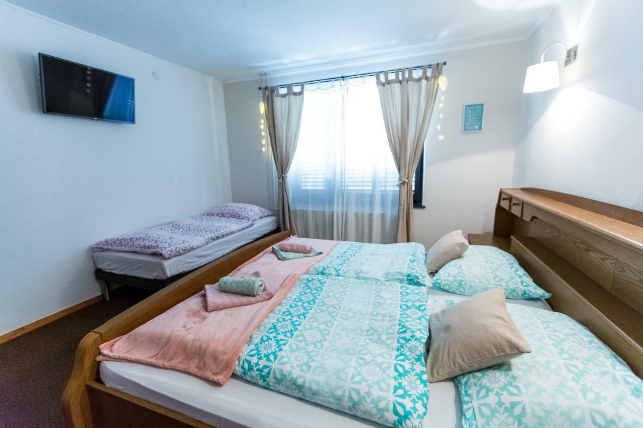 Blejska Dobrava Rooms Malina מראה חיצוני תמונה