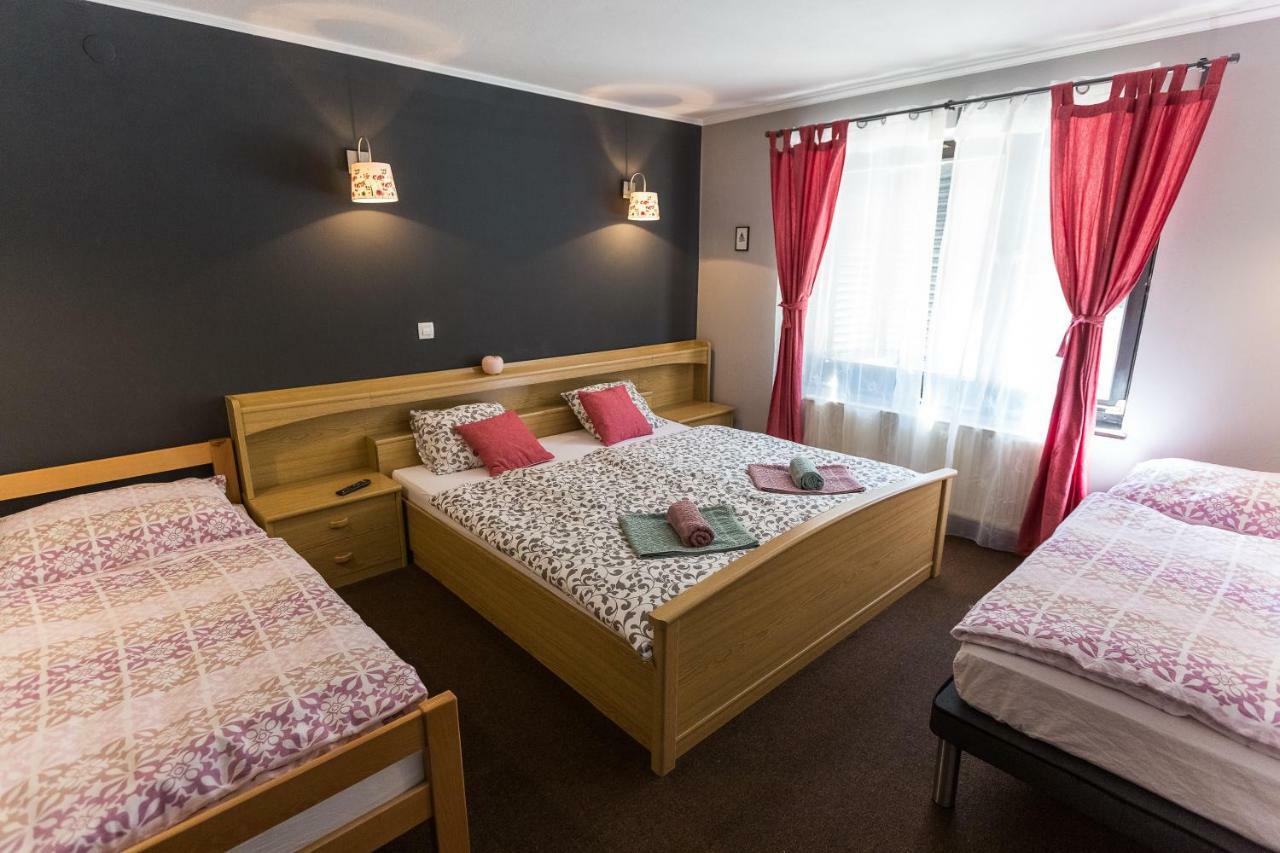 Blejska Dobrava Rooms Malina מראה חיצוני תמונה